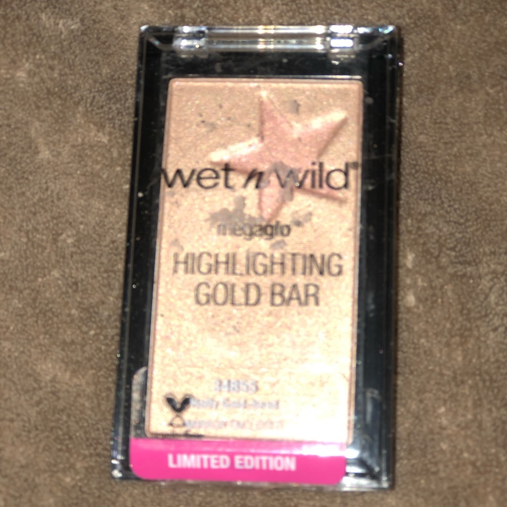 Brand new wet n wild highlighting bar with sir mirror